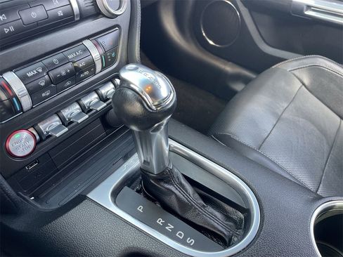 Used 2019 Ford Mustang Premium image 27