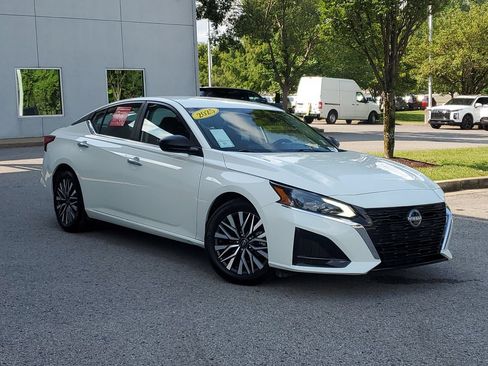 Certified 2025 Nissan Altima 2.5 SV FWD image 36