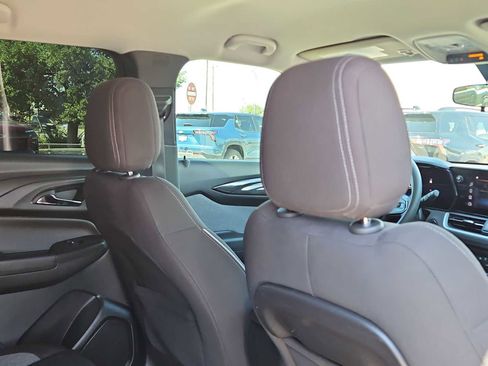 Used 2025 Chevrolet TrailBlazer LS w/ LS Convenience Package FWD image 17