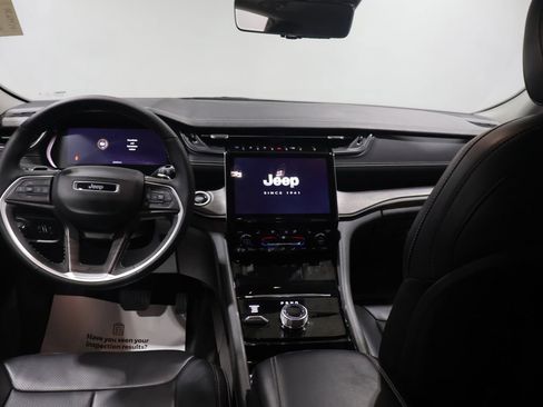 Certified 2023 Jeep Grand Cherokee Limited w/ Luxury Tech Group II AWD/4WD image 18