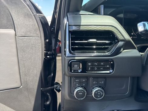 New 2026 GMC Yukon XL AT4 w/ AT4 Premium Package AWD/4WD image 14