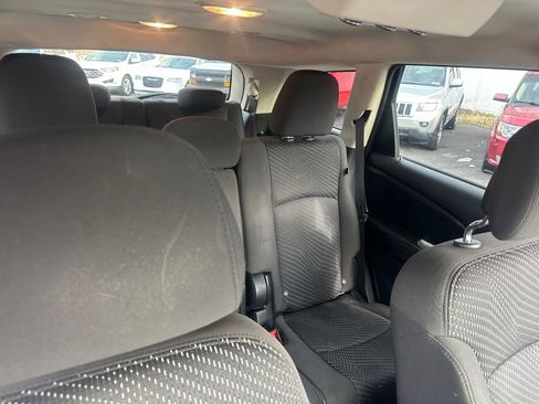 Used 2017 Dodge Journey SXT w/ Comfort/Convenience Group image 31
