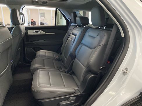 New 2026 Ford Explorer Active AWD/4WD image 17