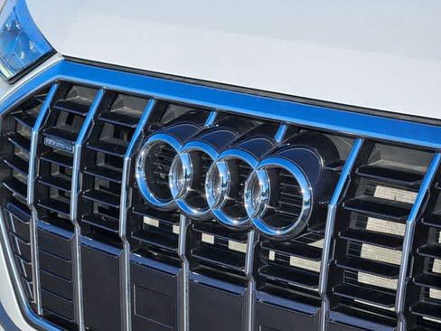 Used 2025 Audi Q3 2.0T Premium w/ Convenience Package image 8