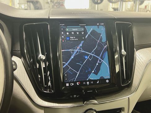 Used 2023 Volvo XC60 B6 Ultimate w/ Protection Package Premier image 20