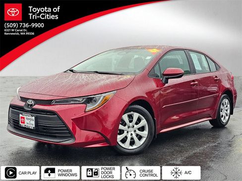 Used 2025 Toyota Corolla LE image 1