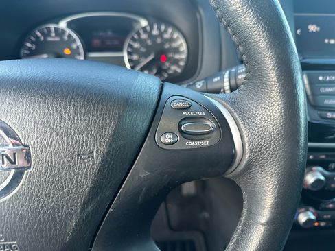 Used 2017 Nissan Pathfinder SV w/ SV Cold Weather Package image 29