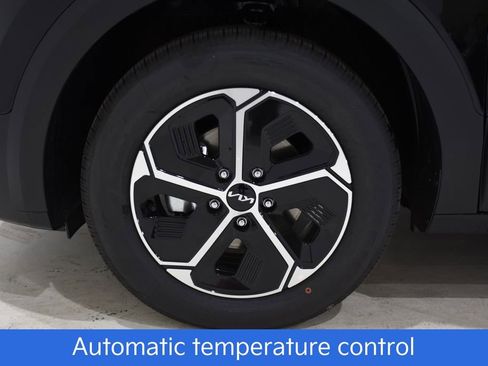 New 2025 Kia Niro EX image 6