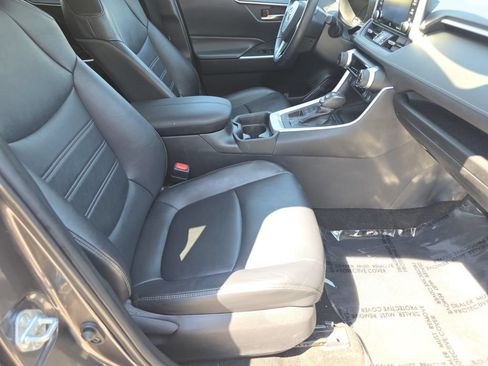 Used 2021 Toyota RAV4 XLE Premium AWD/4WD image 17