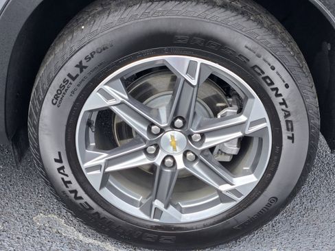 Used 2025 Chevrolet Blazer LT image 9