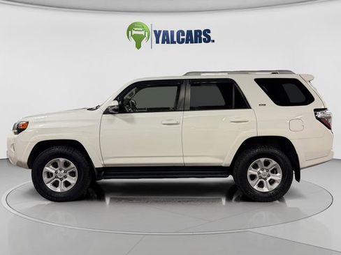 Used 2016 Toyota 4Runner SR5 Premium image 2