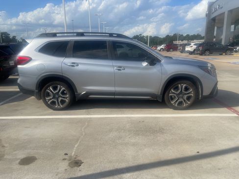 Used 2024 Subaru Ascent Limited image 2