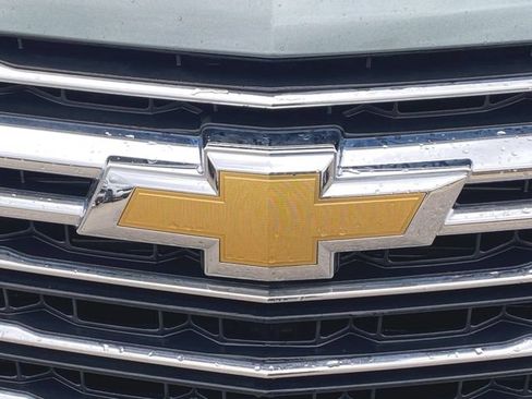 Used 2023 Chevrolet Traverse LT FWD image 11