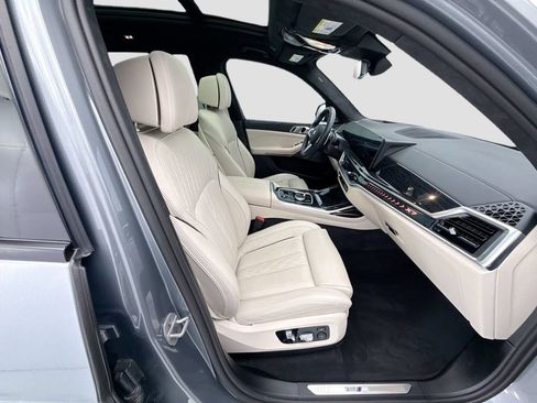 Used 2026 BMW X7 xDrive40i w/ M Sport Package AWD/4WD image 19