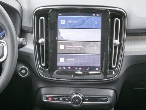 Used 2023 Volvo XC40 B5 Ultimate w/ Protection Package Premier image 28