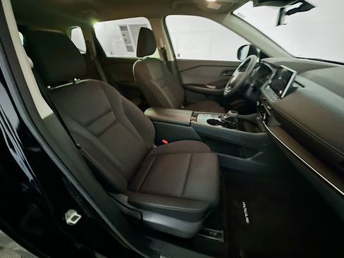 Used 2023 Nissan Rogue S image 30