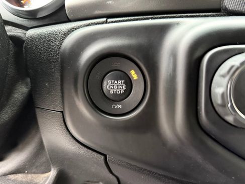 Used 2018 Jeep Wrangler Unlimited Sahara w/ Cold Weather Group image 12