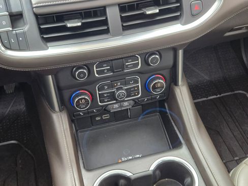 Used 2021 Chevrolet Tahoe LT w/ LT Signature Package image 20