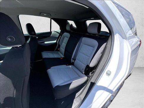 Used 2020 Chevrolet Equinox LS image 24