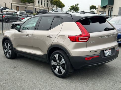 Used 2023 Volvo XC40 Recharge Plus w/ Protection Package Premier AWD/4WD image 7