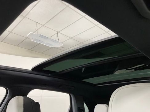 Used 2025 Porsche Cayenne AWD/4WD image 21