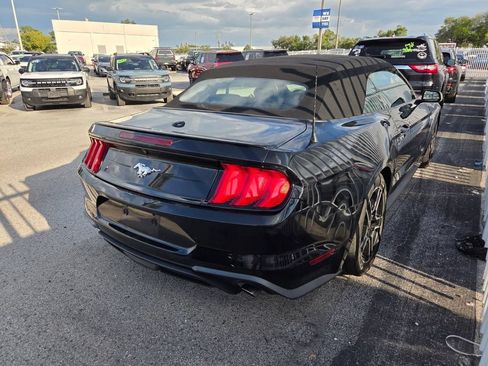 Used 2018 Ford Mustang Premium RWD image 7
