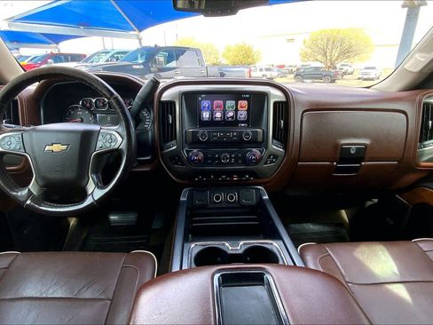 Used 2015 Chevrolet Silverado 1500 High Country w/ High Country Premium Package image 16