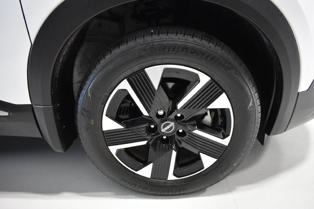Certified 2026 Nissan Kicks SV AWD/4WD image 10