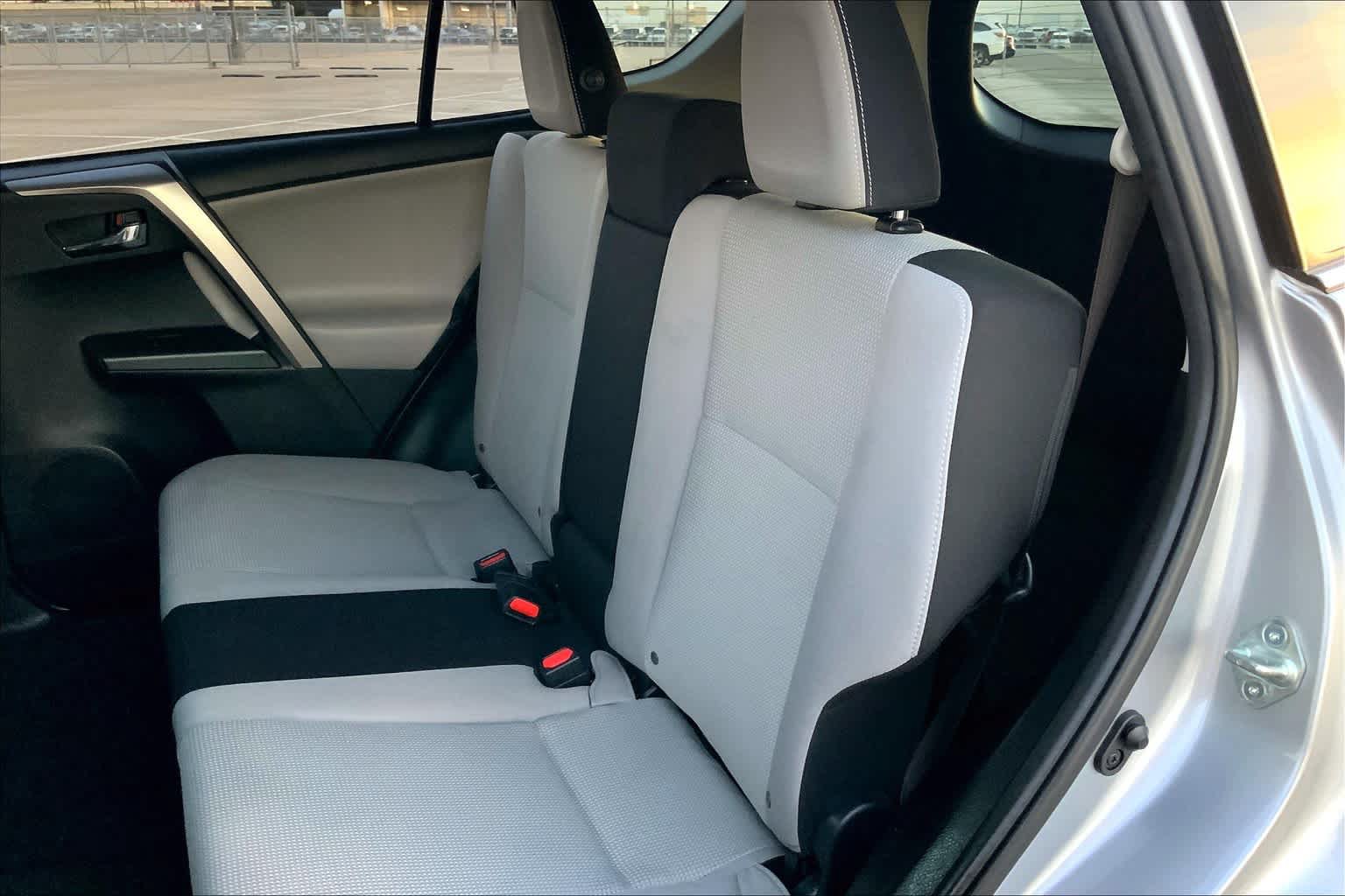 Used 2018 Toyota RAV4 XLE w/ Plus Extra Value Package FWD image 20