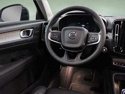 New 2026 Volvo XC40 B5 Plus w/ Climate Package AWD/4WD image 18