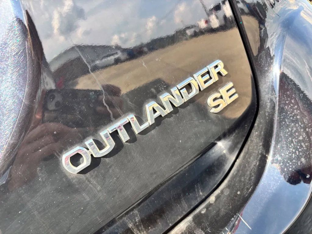 Used 2019 Mitsubishi Outlander FWD image 10