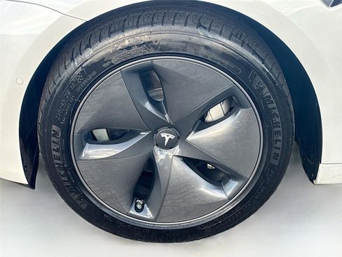 Used 2020 Tesla Model 3 Standard Range image 33