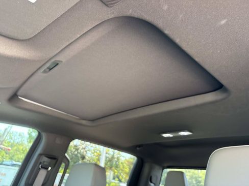 Used 2024 GMC Sierra 1500 SLT w/ SLT Premium Plus Package AWD/4WD image 18