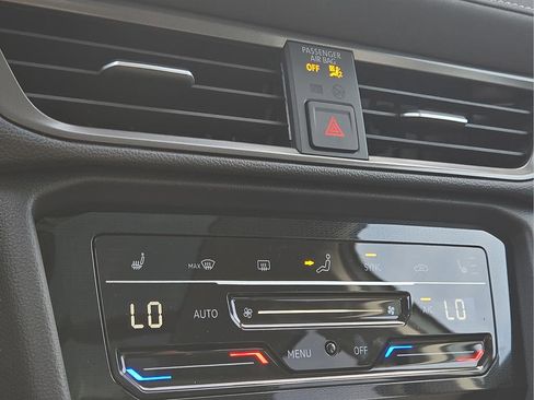 New 2026 Volkswagen Taos SE image 20