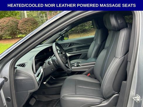 Used 2024 Cadillac Lyriq Sport RWD image 5