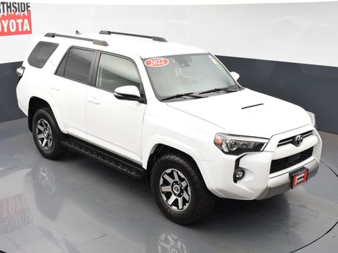 Used 2022 Toyota 4Runner TRD Off-Road Premium image 26