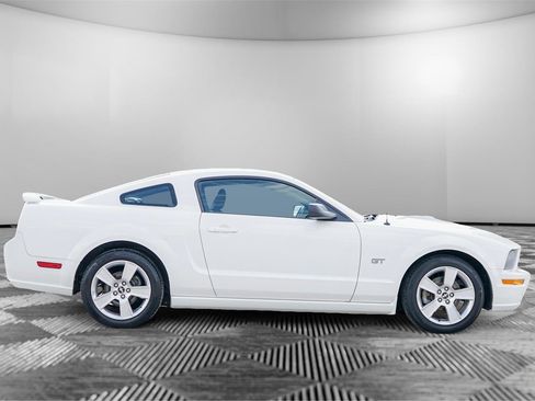 Used 2007 Ford Mustang GT RWD image 4