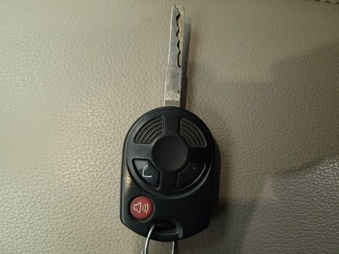 Used 2018 Ford Escape SE image 32