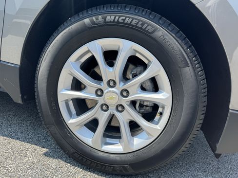 Used 2018 Chevrolet Equinox LT w/ Sun & Infotainment Package FWD image 14