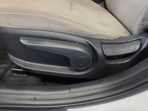 Used 2018 Hyundai Elantra Value Edition FWD image 16