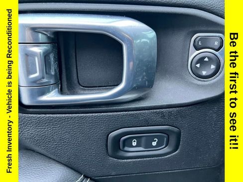 Used 2022 Jeep Wrangler Unlimited Sahara w/ Cold Weather Group image 11