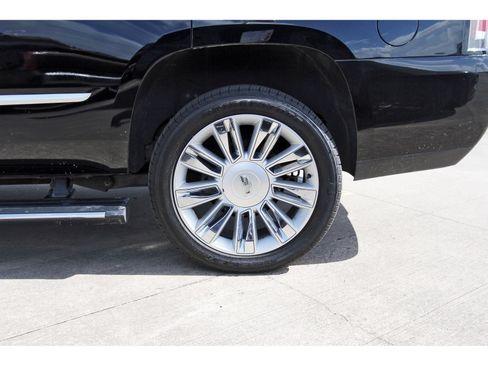 Used 2016 Cadillac Escalade Platinum AWD/4WD image 13