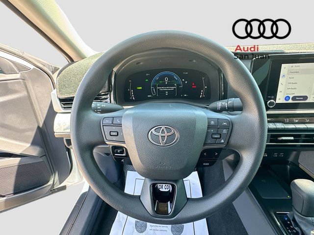 Used 2025 Toyota Camry LE FWD image 11