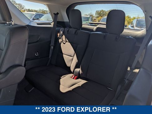 Certified 2023 Ford Explorer XLT image 16