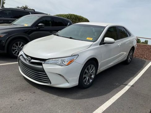 Used 2015 Toyota Camry XLE image 3