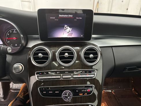 Used 2018 Mercedes-Benz C 300 4MATIC Sedan image 15