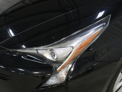 Used 2017 Toyota Prius Three image 34