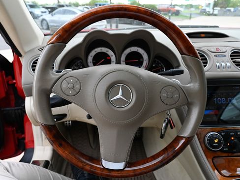 Used 2009 Mercedes-Benz SL 550 image 25
