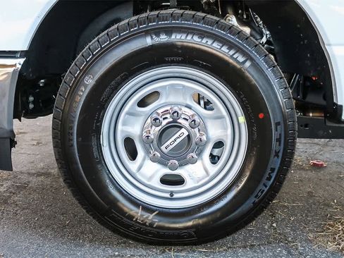 New 2026 Ford F250 XL w/ XL Chrome Package image 16