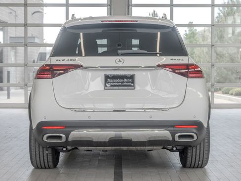 Used 2025 Mercedes-Benz GLE 450e 4MATIC w/ Driver Assistance Package image 13